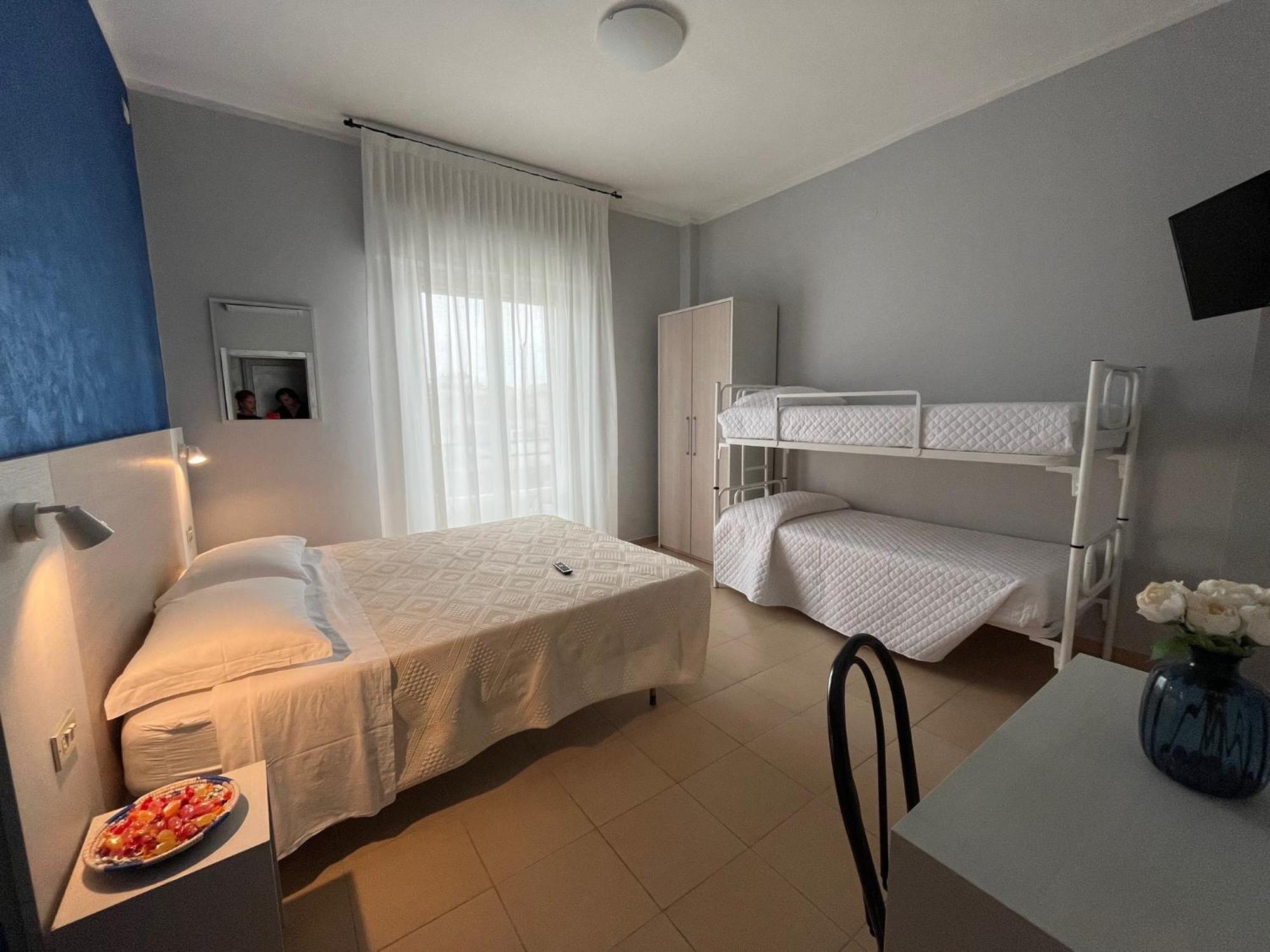 Hotel Le Ali Римини Экстерьер фото